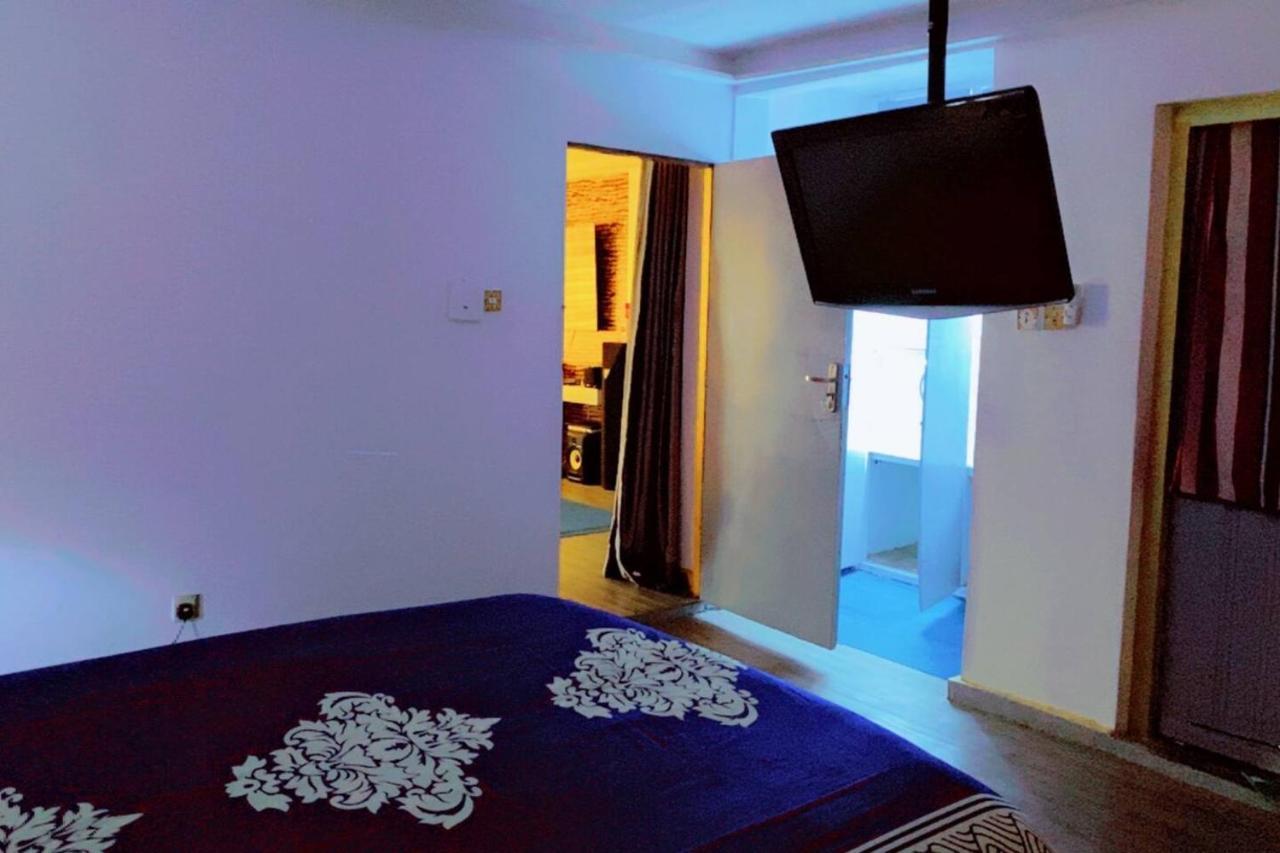 Maleeks Apartment Ikeja "Shared 2Bedroom Apt, Individual Private Rooms And Baths" 라고스 외부 사진